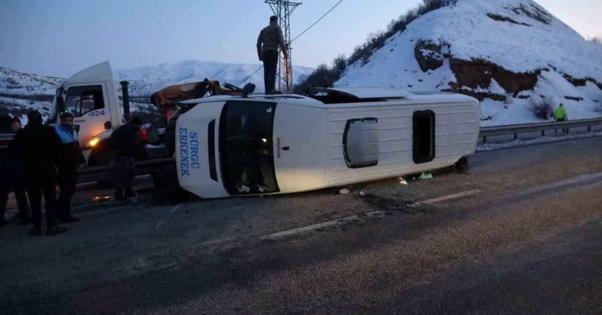 Malatya’da yolcu minibüsünün devrilmesi sonucu 10 kişi yaralandı